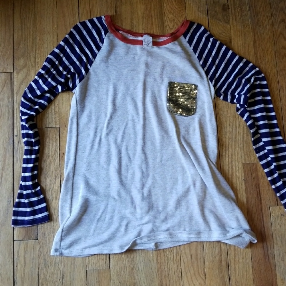 Women's casual shirt from small boutique.